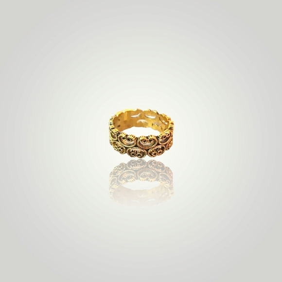 Jewelry - 𝅺💍super Cute Stackable Gold Toned Ring - Size 9